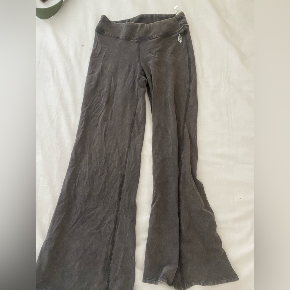 Free people movement hot shot crop flares